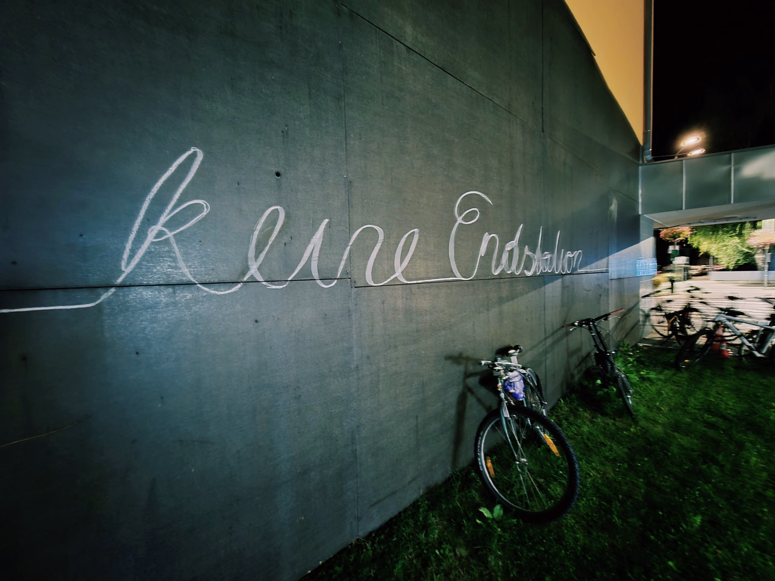 bahnhof hall – leere ist keine endstation!